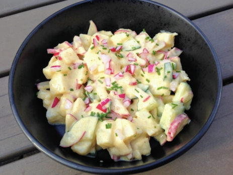 Kartoffelsalat med karry