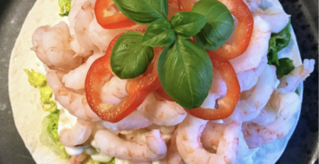 Rejer med hytteost på tortillabund